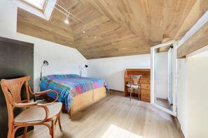 6 bedrooms, free WiFi