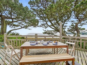 Outdoor dining - Seaside house with direct beach access for 7 (Bénodet)