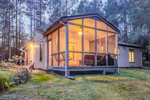 Exterior - Tranquil  Pocono Escape (Blakeslee)