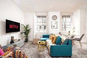 Televisión y oficina 