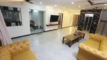 Luxury Apartment, Beach View | Free WiFi