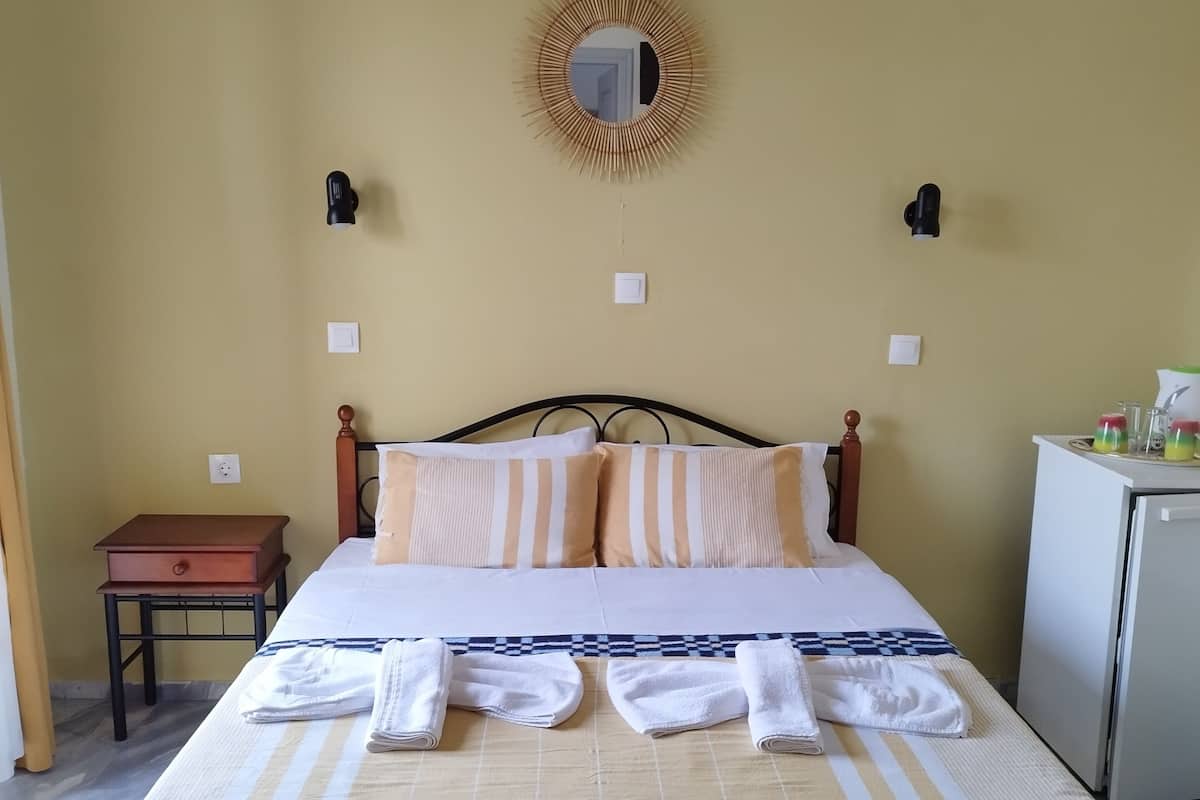 1 bedroom, in-room safe, soundproofing, free WiFi