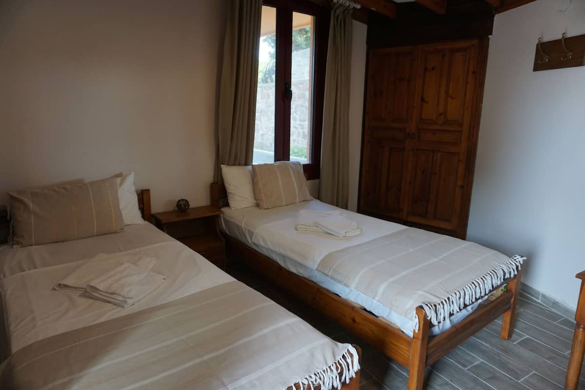 1 bedroom, in-room safe, soundproofing, free WiFi