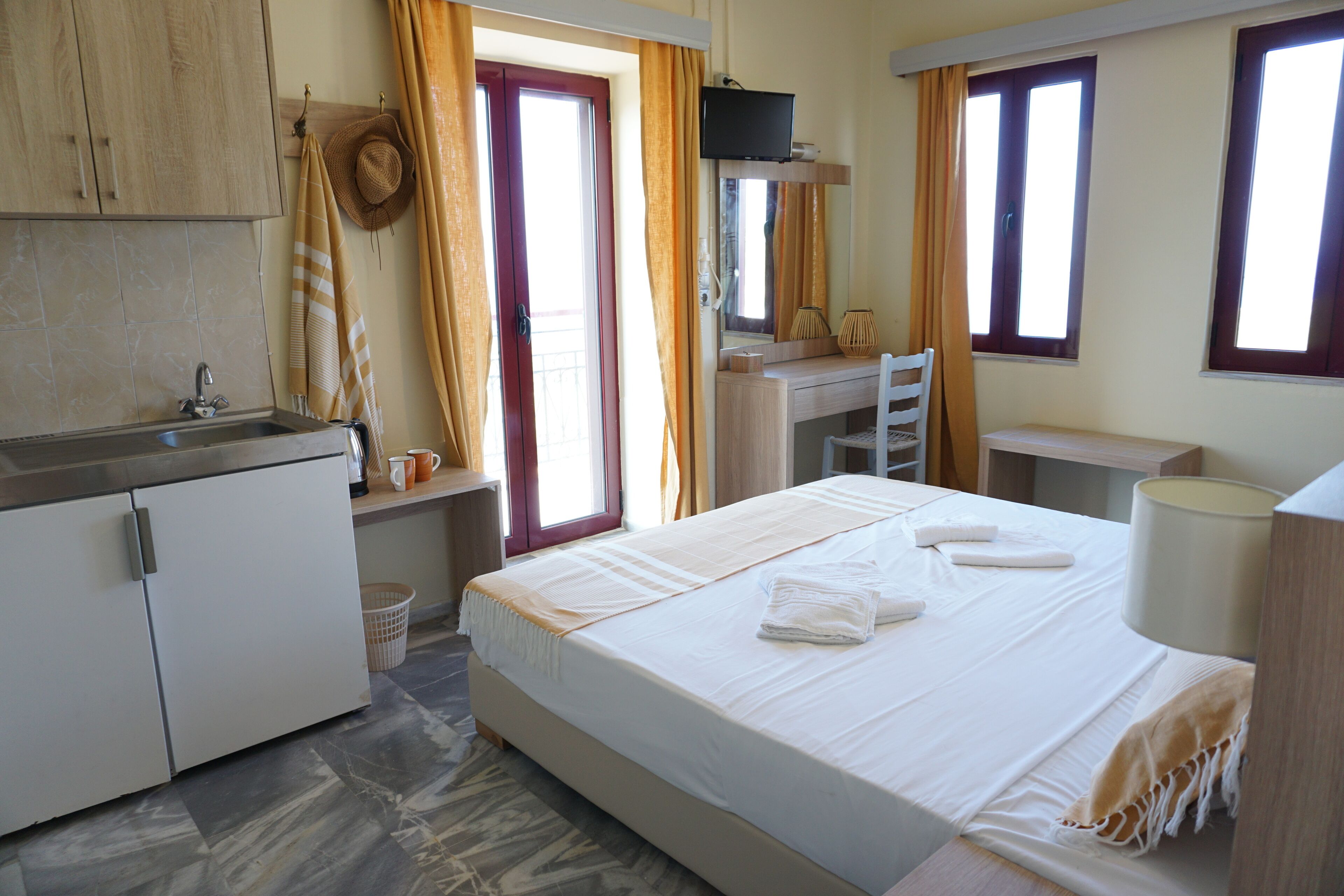 Panoramic Studio, Sea View | In-room safe, soundproofing, WiFi (free), bed sheets