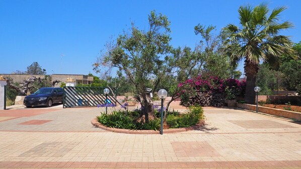 Villa | 3 bedrooms - Villa Ulivo Sleeps 7 Garden Close to the sea (Alliste)