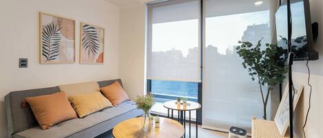 Een televisie en een kantoor