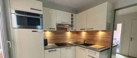 Microwave, stovetop, dishwasher
