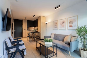 TV, offices - Exclusive Experience 1BR in Las Condes 3 Sleep (Las Condes)