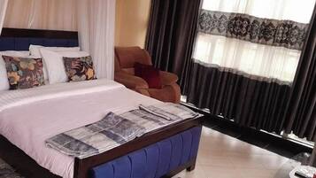 Comfort Room, City View | Free WiFi