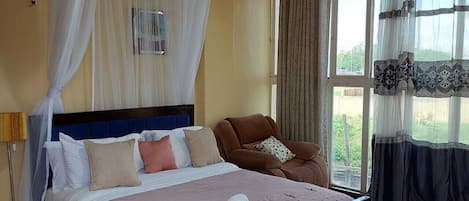 Comfort Room, City View | Free WiFi