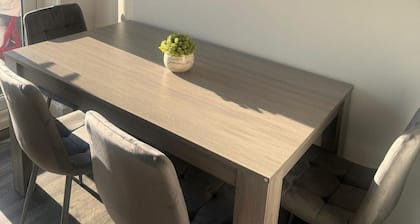 House - Sleeps 6 - Parking