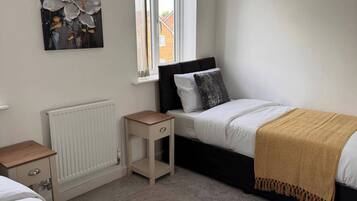 House | 3 bedrooms, free WiFi, bed sheets