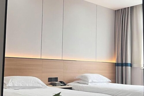 Minzu Building Express Hotel (Zhengzhou Zijing Shandong Street Subway Station)