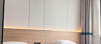 Minzu Building Express Hotel (Zhengzhou Zijing Shandong Street Subway Station)