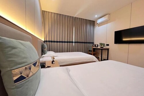 Minzu Building Express Hotel (Zhengzhou Zijing Shandong Street Subway Station)