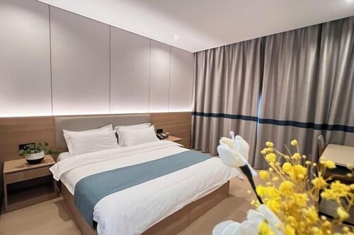 Minzu Building Express Hotel (Zhengzhou Zijing Shandong Street Subway Station)