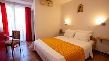 Chambre Standard Double ou avec lits jumeaux, balcon | Bureau, chambres insonorisées, Wi-Fi gratuit