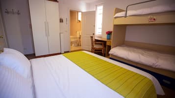 Family Quadruple Room | Desk, soundproofing, free WiFi