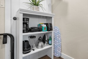 Interior - Eagle Nest Retreat | Modern Studio in the Heart of Eagle (Eagle)