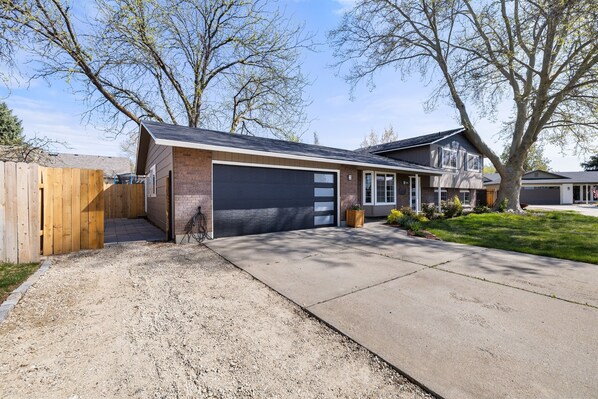 Exterior - Eagle Nest Retreat | Modern Studio in the Heart of Eagle (Eagle)