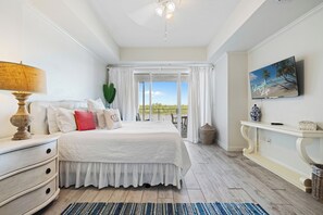 3 makuuhuonetta, silitysrauta/-lauta, ilmainen Wi-Fi, vuodevaatteet