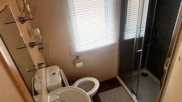 Cabin | Bathroom | Shower, hair dryer