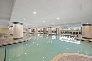 Piscine intérieure