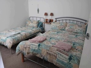 Apartment | 2 bilik tidur, seterika/papan seterika, Wi-fi percuma, cadar katil 