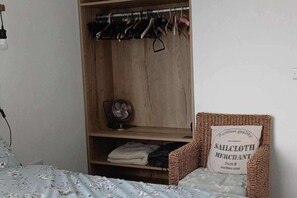 Apartment | 2 bedrooms, iron/ironing board, free WiFi, bed sheets - Seaview Loft 20 Portrush (Portrush)