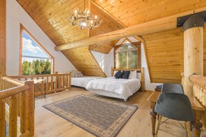 7 bedrooms, travel crib, free WiFi, bed sheets