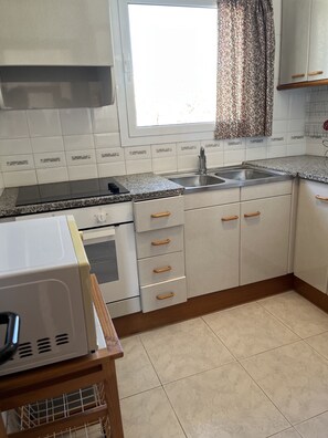 Fridge, microwave, dishwasher, toaster