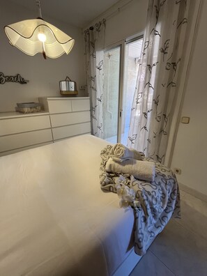 2 bedrooms, free WiFi, bed sheets, wheelchair access