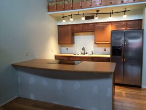 Oven, stovetop, coffee/tea maker, paper towels - Fisherman's paradise! Almost always rented with deep water boat access! (Port Isabel)