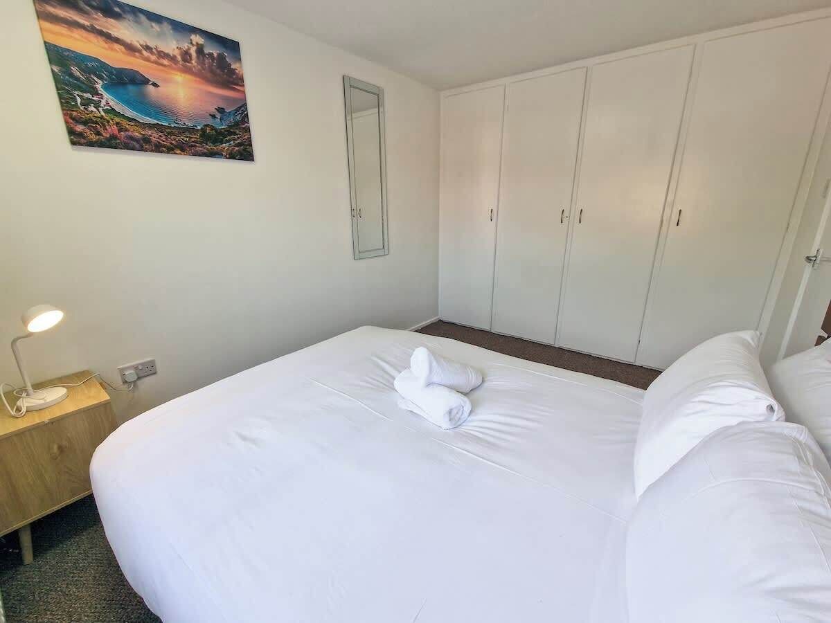 3 bedrooms, iron/ironing board, WiFi