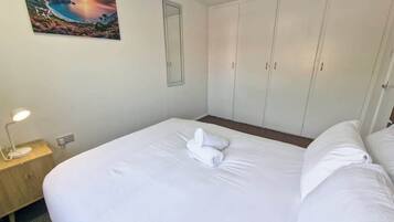 3 bedrooms, iron/ironing board, WiFi