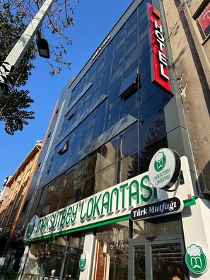 Fachada de la propiedad