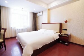Room - 1896 Hotel (Dalian Railway Station Russian Style Street Store) (Dalian)