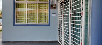 Charming 3-bedroom house in delightful Jitra with Aircond