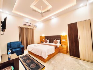 Deluxe Double Room, Multiple Beds, Air conditioning