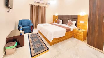 Escritorio, espacio para trabajar con laptop y insonorización