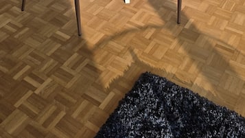 Apartamento conforto, vista para o jardim | Opções para refeição no quarto
