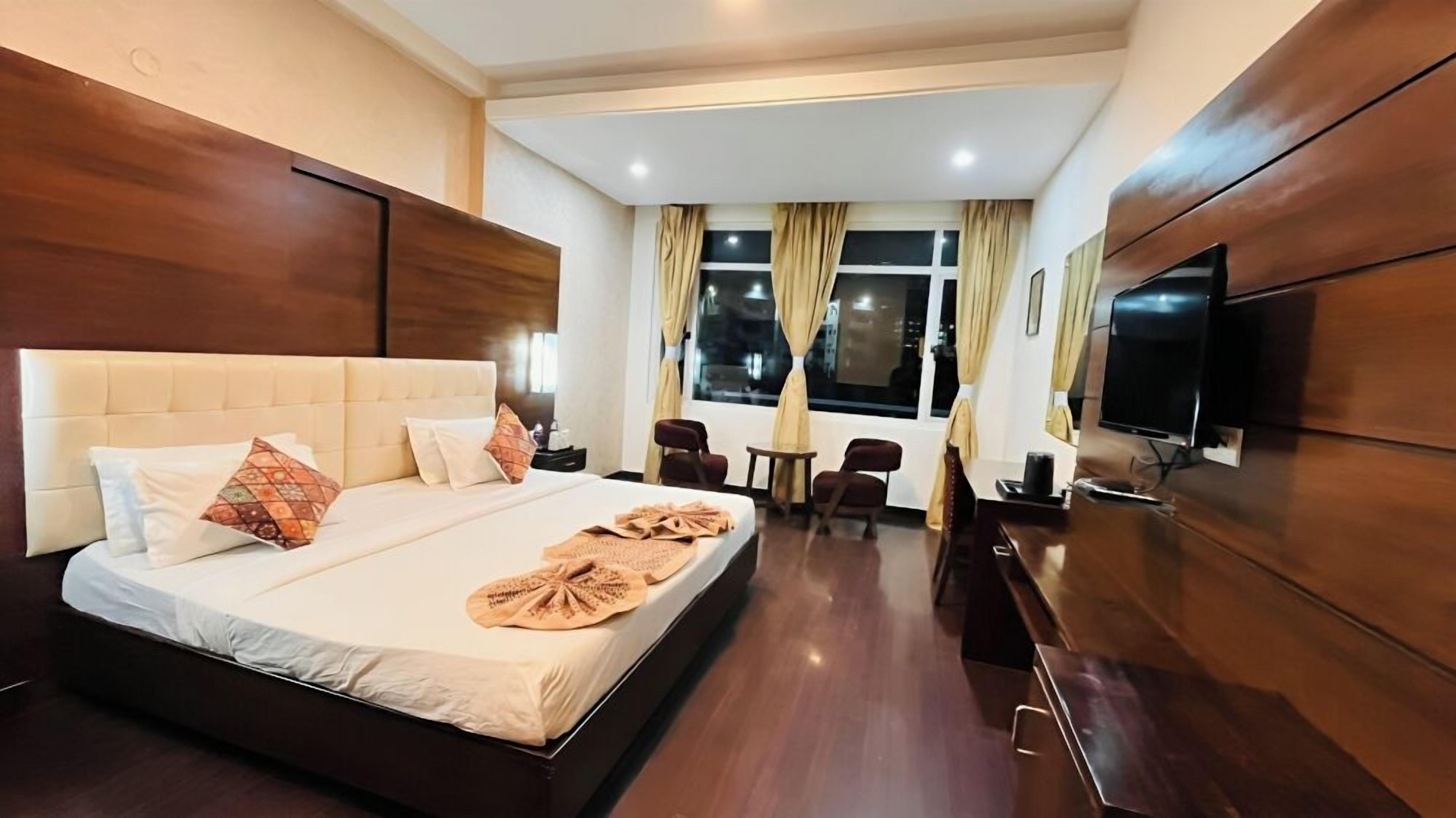 Bàn, khu vực làm việc phù hợp cho laptop 