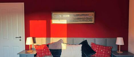 4 bedrooms, in-room safe, desk, iron/ironing board