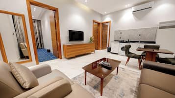 Family Apartment | 1 bedroom, in-room safe, laptop workspace, soundproofing