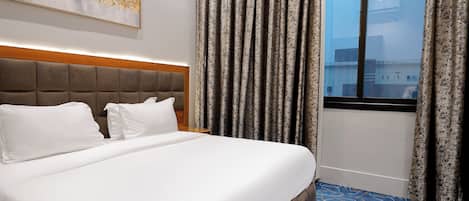 Family Apartment | 1 bedroom, in-room safe, laptop workspace, soundproofing