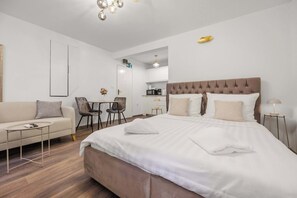 Strykjärn/strykbräda, wi-fi och sängkläder