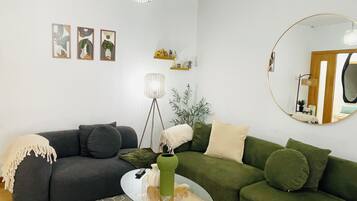 Smart TV, table tennis, books