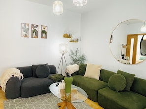 Smart TV, ping pong, books - FOGAR DE AROUSA 3 minutes from the beaches, garden, barbecue, swimming pools, playground, children's playground. (vilanova de Arousa)
