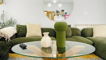 Smart TV, table tennis, books