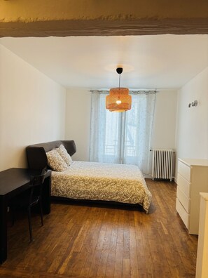 2 bedrooms, WiFi, bed sheets